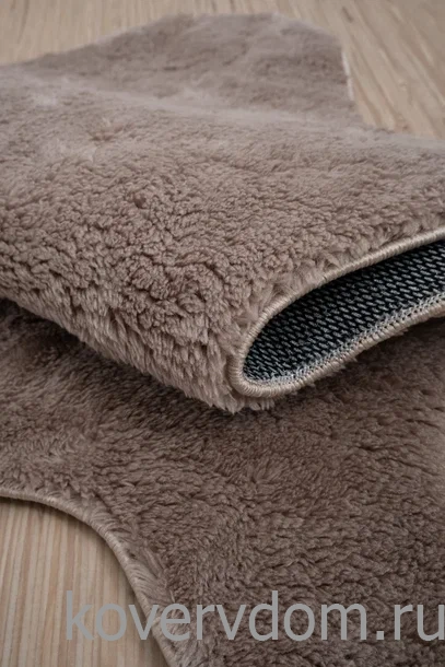 Ковер из искусственного меха Chic 1000A BROWN_3000 шкура Ковер из искусственного меха Chic 1000A BROWN_3000 шкура